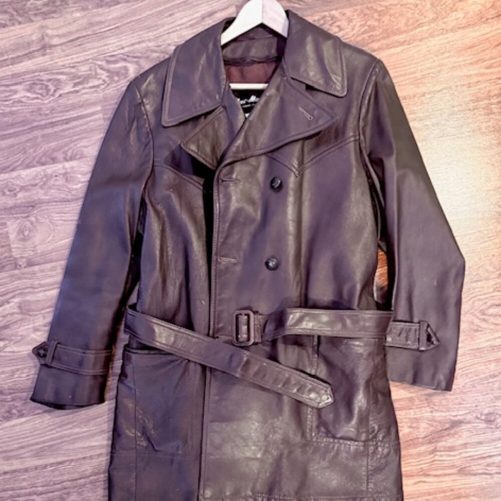 VINTAGE 1970s Men's leather coat, dark brown slight distressing, belted